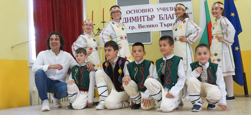 Тържество на групата по народни танци към клуб "Търновска Царица" (видео)